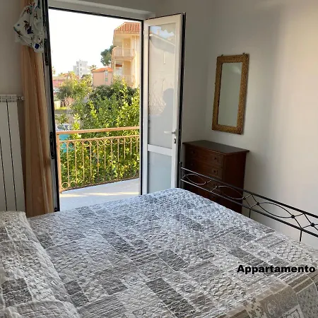 Aparthotel I Fiori Di Pietra Pietra Ligure Exterior foto