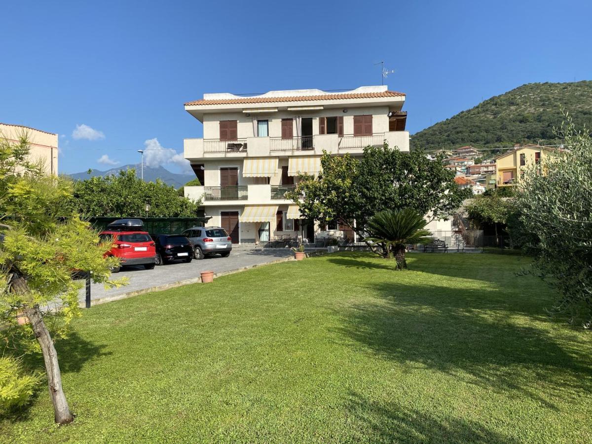 I Fiori Di Pietra Pietra Ligure