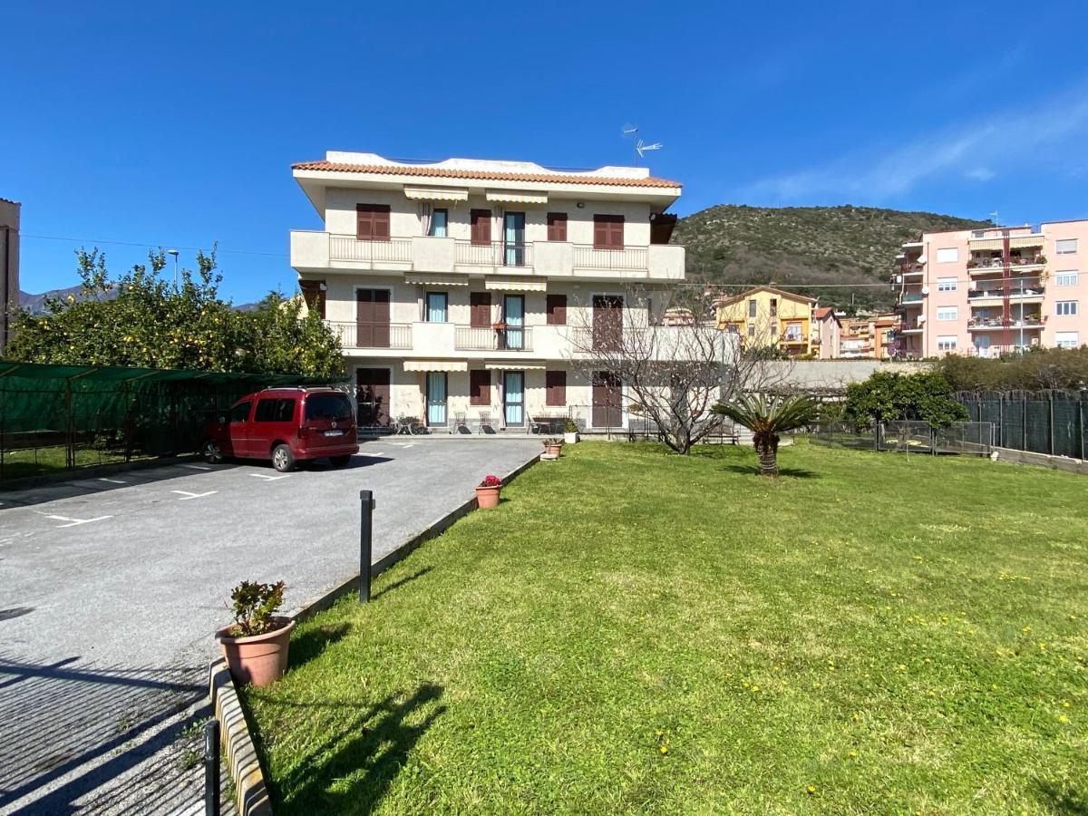 Aparthotel I Fiori Di Pietra *